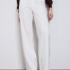 Fließende, elegante Hose mit geradem Bein und Gürtel