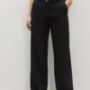 Fließende, elegante Hose mit geradem Bein und Gürtel