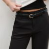 Fließende, elegante Hose mit geradem Bein und Gürtel