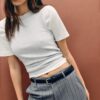 Fließende, elegante Hose mit geradem Bein und Gürtel