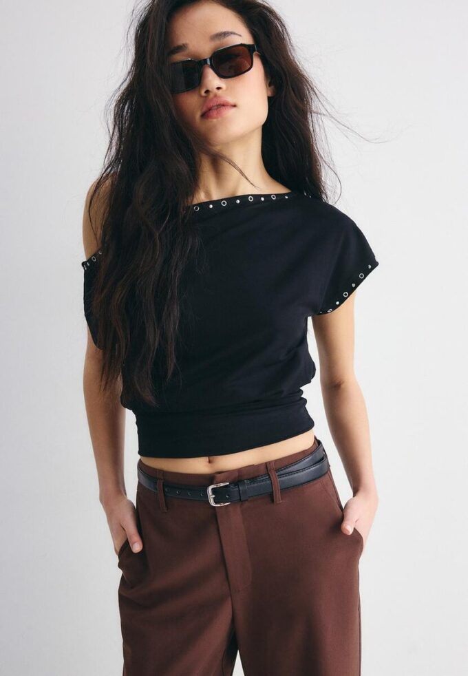 Fließende, elegante Hose mit geradem Bein und Gürtel