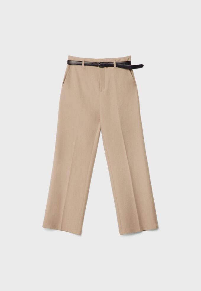 Fließende, elegante Hose mit geradem Bein und Gürtel