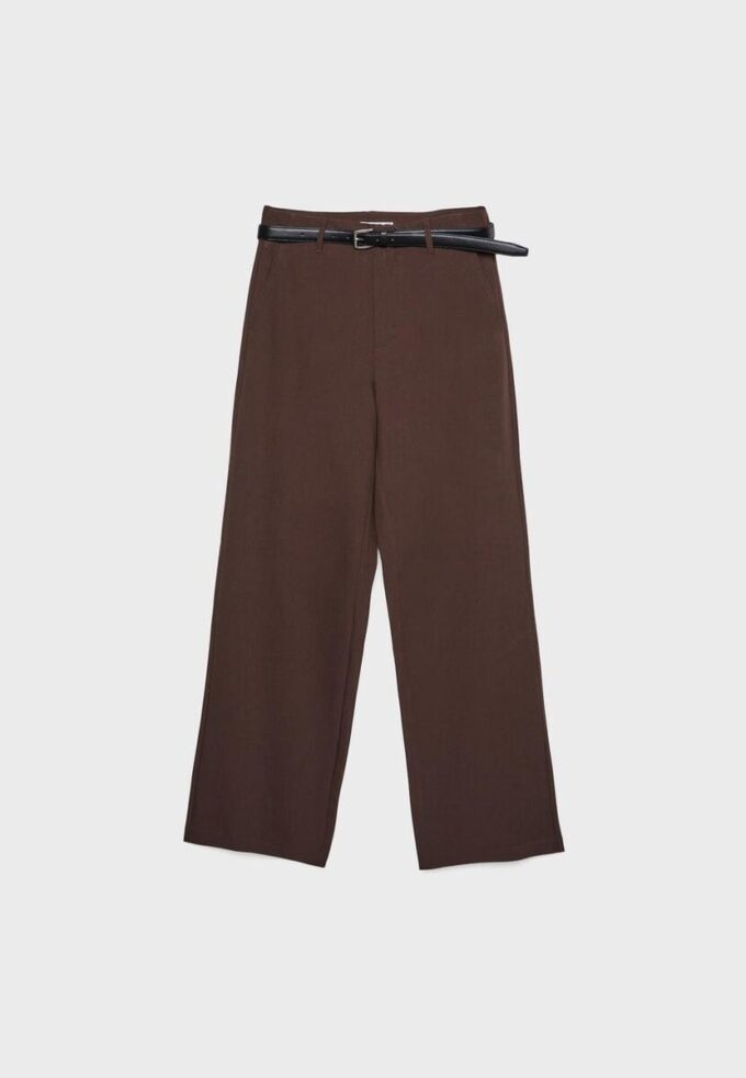 Fließende, elegante Hose mit geradem Bein und Gürtel