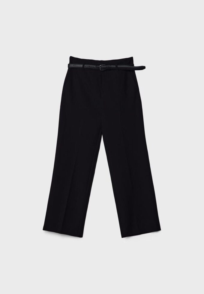 Fließende, elegante Hose mit geradem Bein und Gürtel