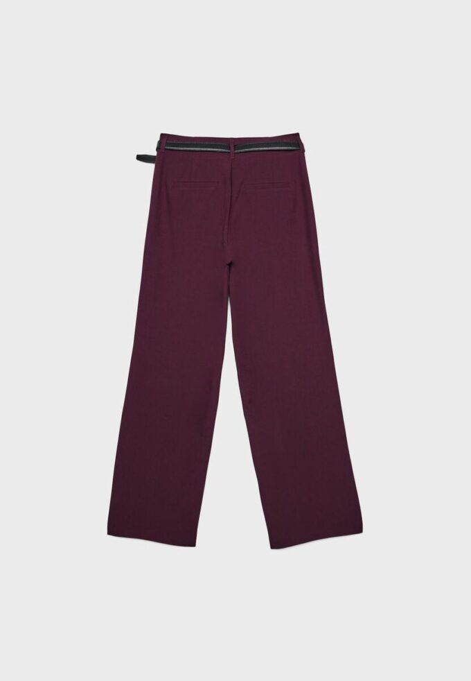 Fließende, elegante Hose mit geradem Bein und Gürtel