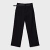 Fließende, elegante Hose mit geradem Bein und Gürtel