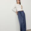 Fließende Hose mit Bügelfalte und Bindegürtel