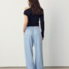 Fließende Hose mit Bügelfalte und Bindegürtel