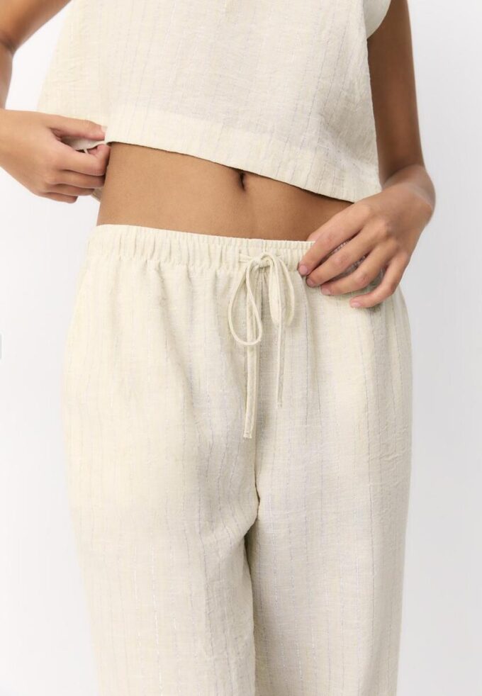 Fließende Hose mit Metallic-Fäden in Leinenoptik Fließende Hose mit Metallic-Fäden in Leinenoptik