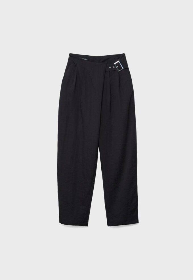 Fließende Hose mit Schnalle