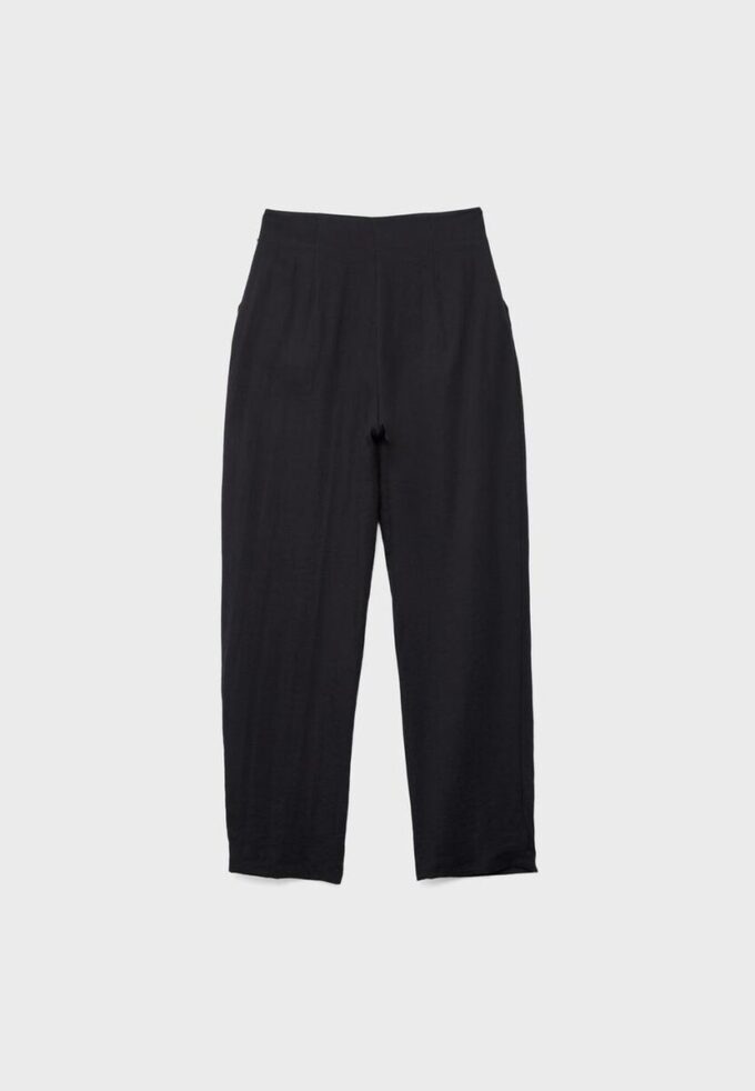 Fließende Hose mit Schnalle