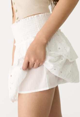 Fließende Skort mit Stickerei
