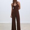Fließender Jumpsuit mit Trägern
