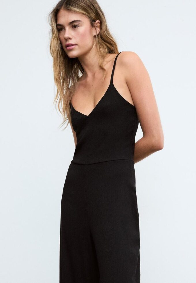 Fließender Jumpsuit mit Trägern