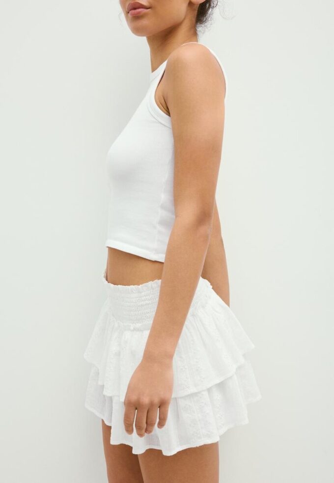 Fließender Skort mit Rüschen Fließender Skort mit Rüschen