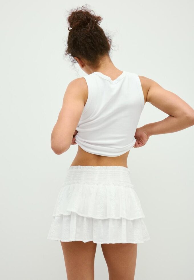 Fließender Skort mit Rüschen Fließender Skort mit Rüschen