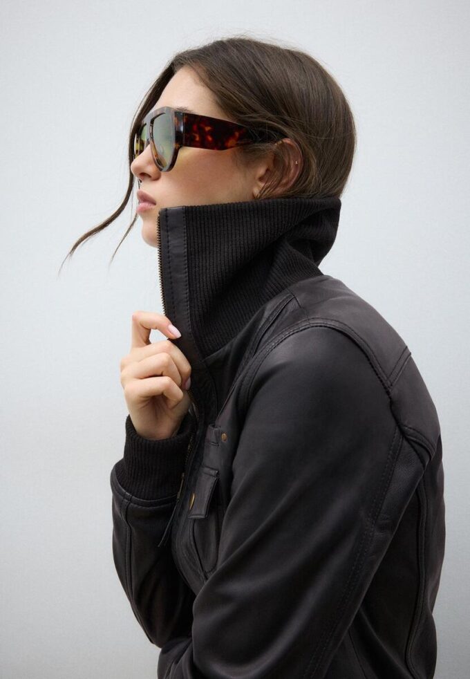 Gerippte Lederjacke Gerippte Lederjacke