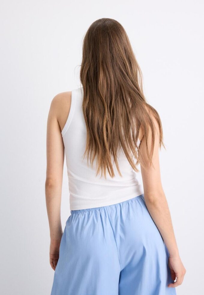 Geripptes T-Shirt mit Racerback