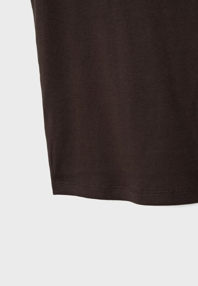 Geripptes T-Shirt mit Racerback