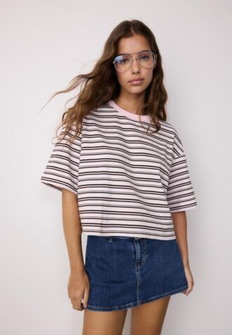 Gestreiftes Kurzarm-T-Shirt Gestreiftes Kurzarm-T-Shirt