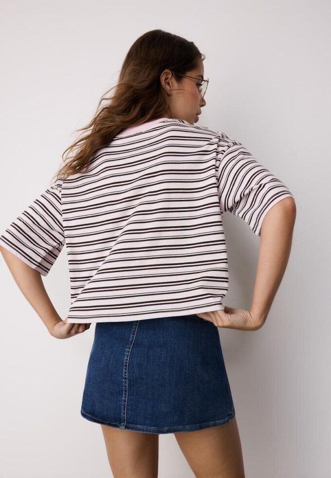 Gestreiftes Kurzarm-T-Shirt