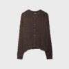 Gestrickte Strickjacke mit Knopfleiste Gestrickte Strickjacke mit Knopfleiste
