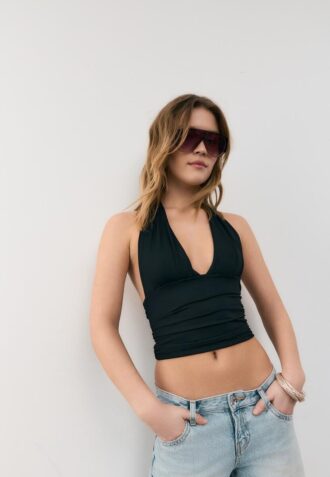 Halter-Oberteil mit gerafftem Bindeband am Hals