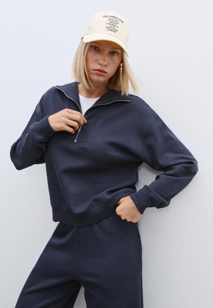 Hochgeschlossenes Sweatshirt mit Reißverschluss Hochgeschlossenes Sweatshirt mit Reißverschluss