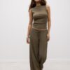 Hose mit geradem Bein und Bügelfalte Hose mit geradem Bein und Bügelfalte