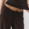 Hose mit geradem Bein und Bügelfalte Hose mit geradem Bein und Bügelfalte