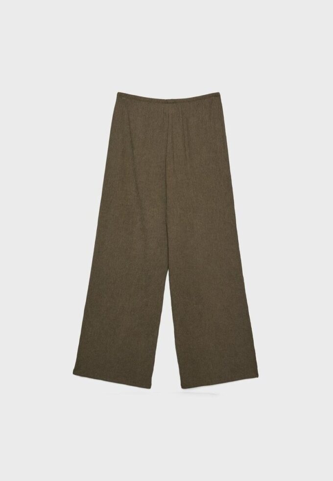 Hose mit geradem Bein und Bügelfalte Hose mit geradem Bein und Bügelfalte