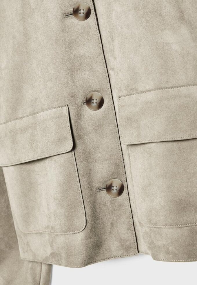 Jacke aus Kunstwildleder mit Taschen
