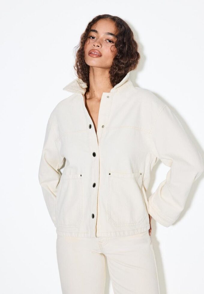 Jacke mit aufgesetzten Taschen Jacke mit aufgesetzten Taschen