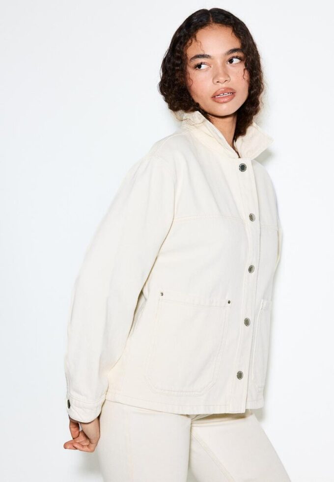 Jacke mit aufgesetzten Taschen Jacke mit aufgesetzten Taschen