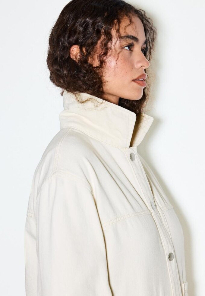 Jacke mit aufgesetzten Taschen Jacke mit aufgesetzten Taschen