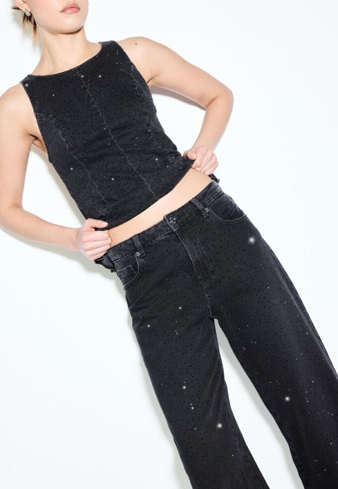 Jeans in gerader Passform mit Strasssteinen
