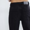 Jeans in gerader Passform mit Strasssteinen