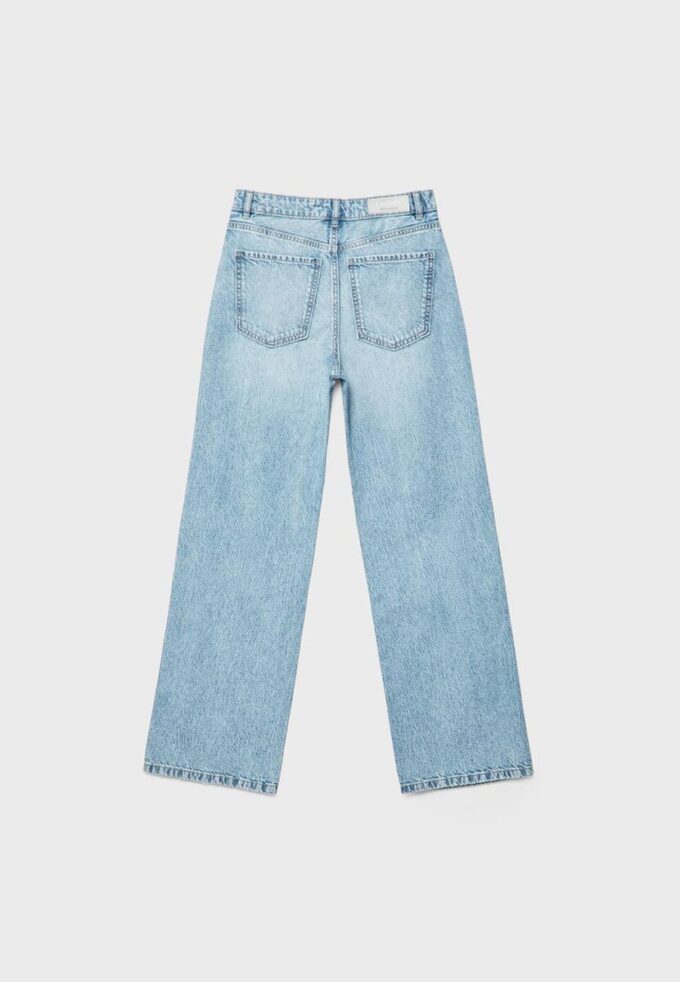 Jeans in gerader Passform mit Strasssteinen