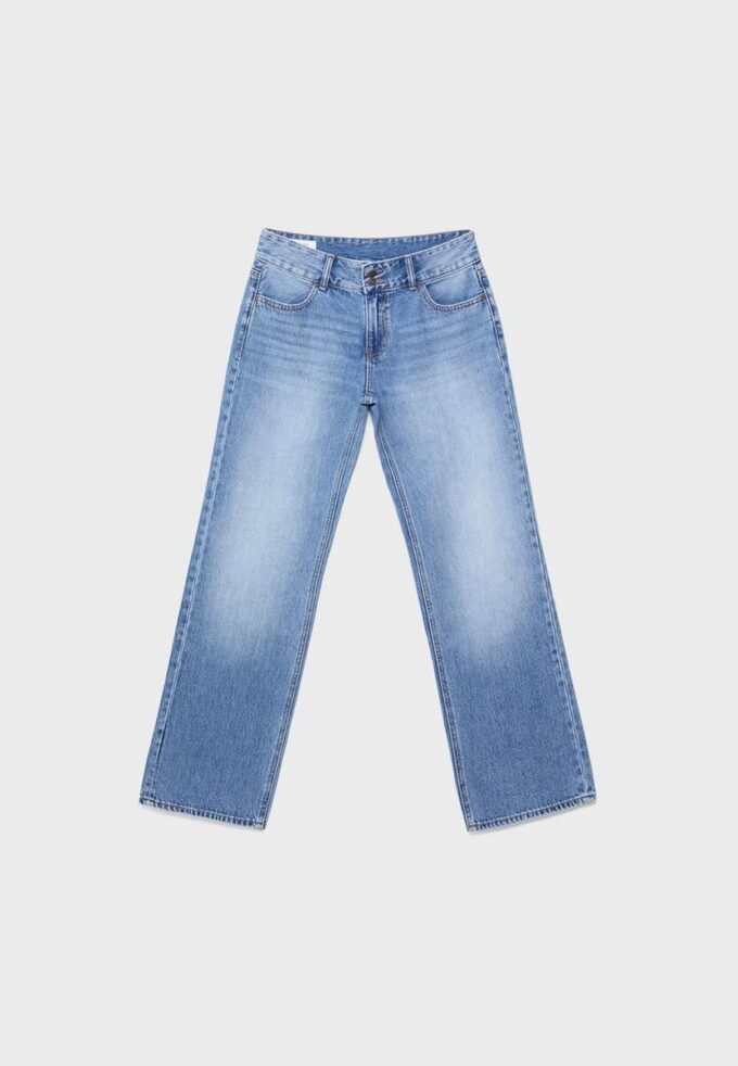 Jeans mit geradem Bein und doppelten Metallknöpfen