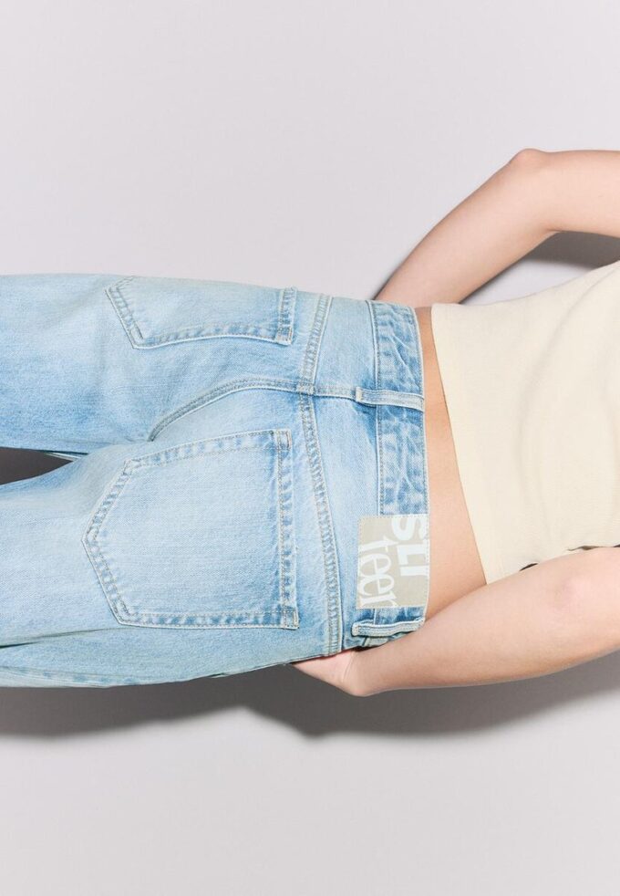 Jeans mit geradem Bein und niedriger Leibhöhe