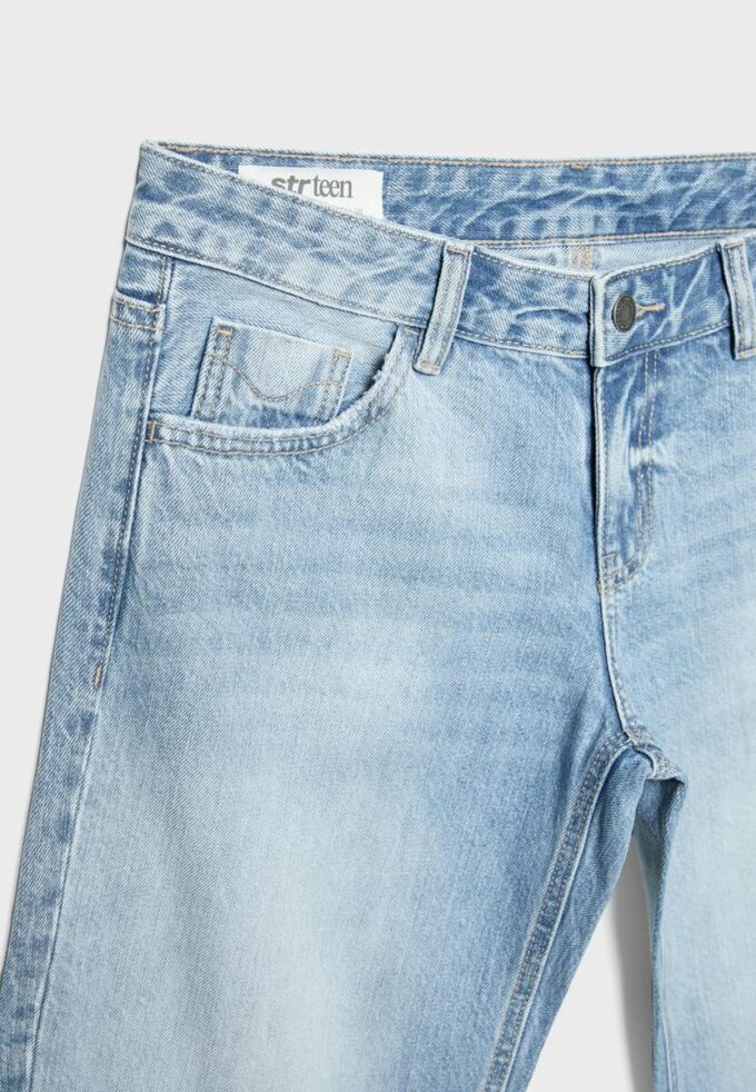 Jeans mit geradem Bein und niedriger Leibhöhe