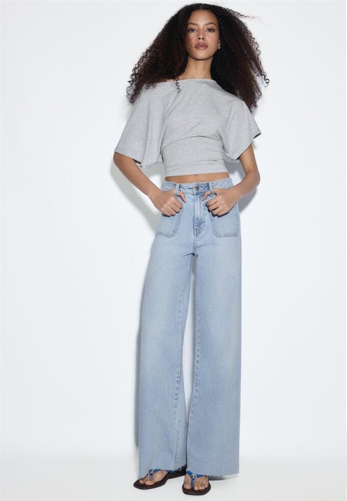 Jeans mit geradem Bein und Taschen Jeans mit geradem Bein und Taschen