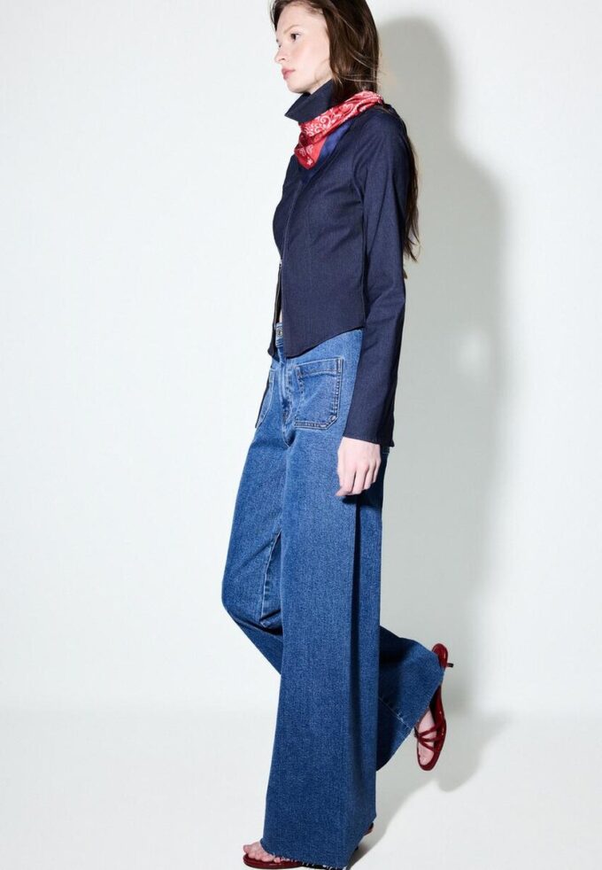 Jeans mit geradem Bein und Taschen Jeans mit geradem Bein und Taschen