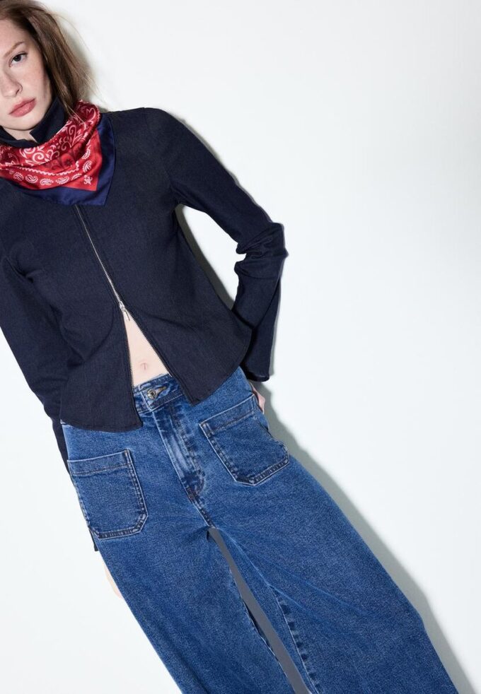 Jeans mit geradem Bein und Taschen Jeans mit geradem Bein und Taschen