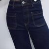 Jeans mit geradem Bein und Taschen Jeans mit geradem Bein und Taschen