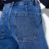 Jeans mit geradem Bein und Taschen Jeans mit geradem Bein und Taschen