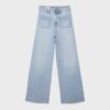 Jeans mit geradem Bein und Taschen Jeans mit geradem Bein und Taschen