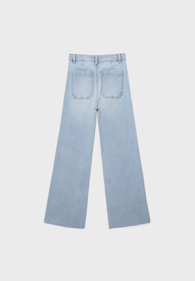 Jeans mit geradem Bein und Taschen Jeans mit geradem Bein und Taschen