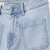 Jeans mit geradem Bein und Taschen Jeans mit geradem Bein und Taschen