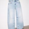 Jeans mit niedriger Leibhöhe und ausgestellten Beinen